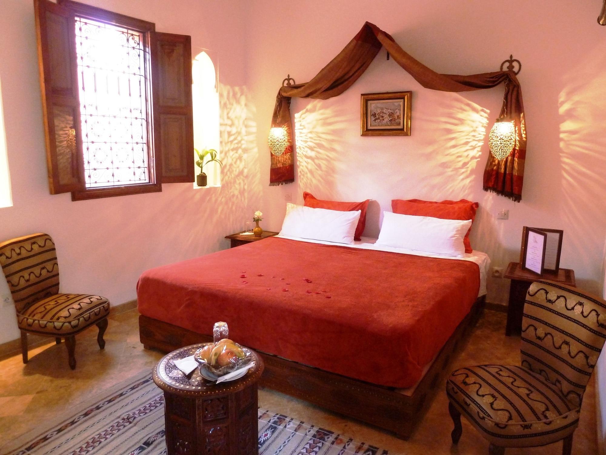 فندق رياض فيفا مراكش المظهر الخارجي الصورة A bedroom in a Moroccan riad