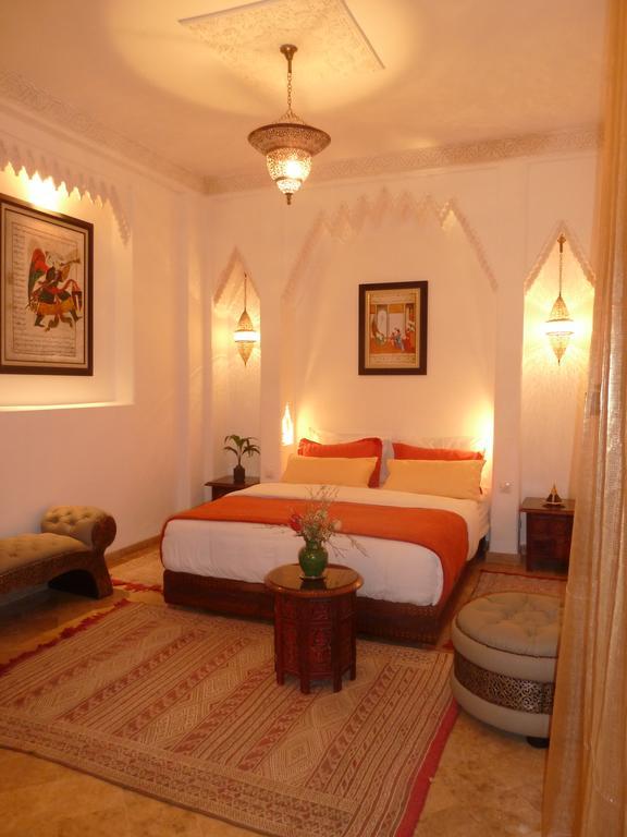 فندق رياض فيفا مراكش المظهر الخارجي الصورة A bedroom in a Moroccan riad