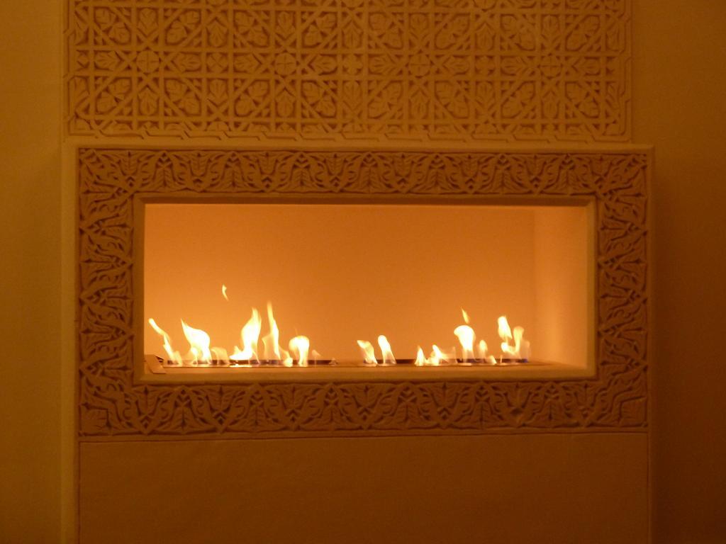 فندق رياض فيفا مراكش المظهر الخارجي الصورة A fireplace in the palace