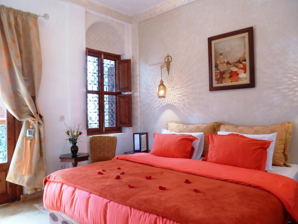 فندق رياض فيفا مراكش المظهر الخارجي الصورة A bedroom in a Moroccan riad