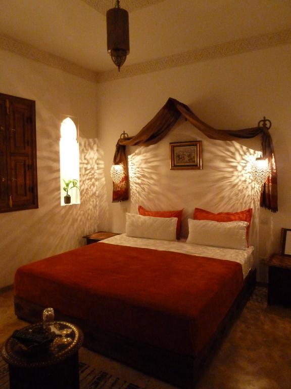 فندق رياض فيفا مراكش المظهر الخارجي الصورة A bedroom in a Moroccan riad